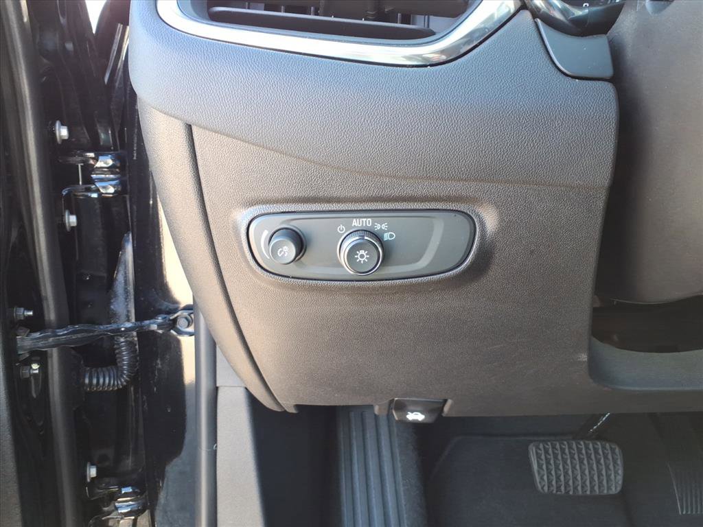 Used 2023 Chevrolet Equinox LS w/ LS Convenience Package FWD image 17