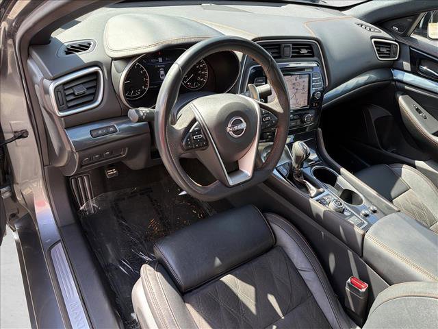 Used 2023 Nissan Maxima SR w/ Sport Mat Group FWD image 13