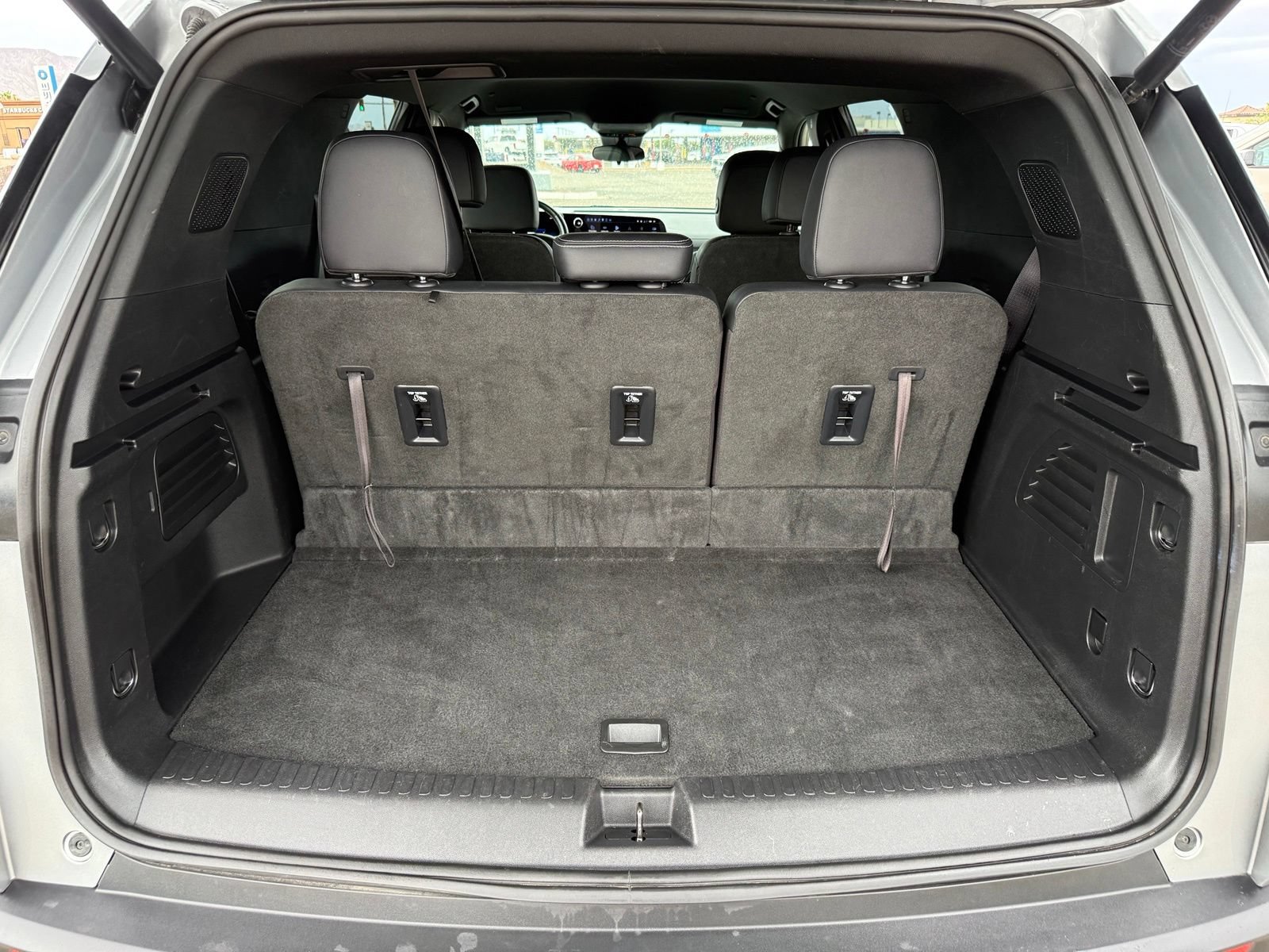 Certified 2025 Chevrolet Traverse LT FWD image 39