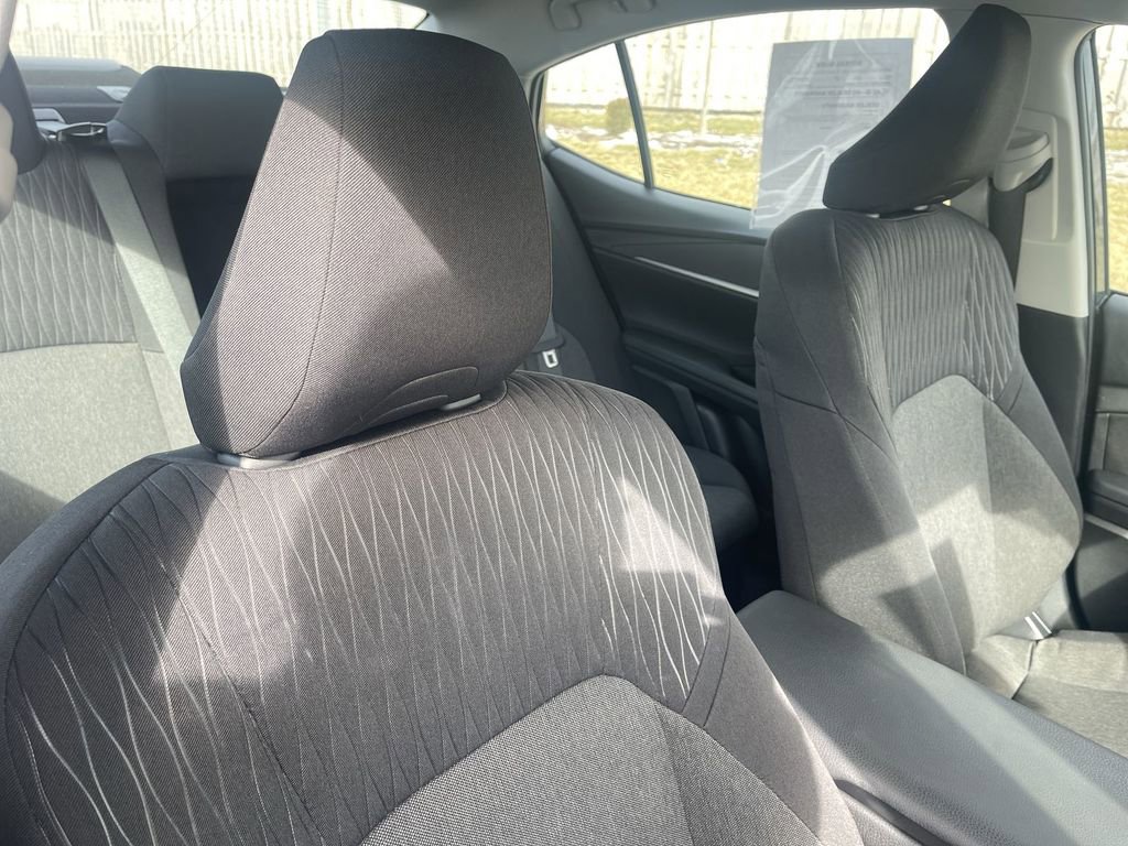 Used 2025 Toyota Camry LE w/ Convenience Package image 38