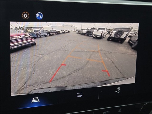 Used 2023 Chevrolet Colorado Z71 w/ Z71 Convenience Package 2 image 4