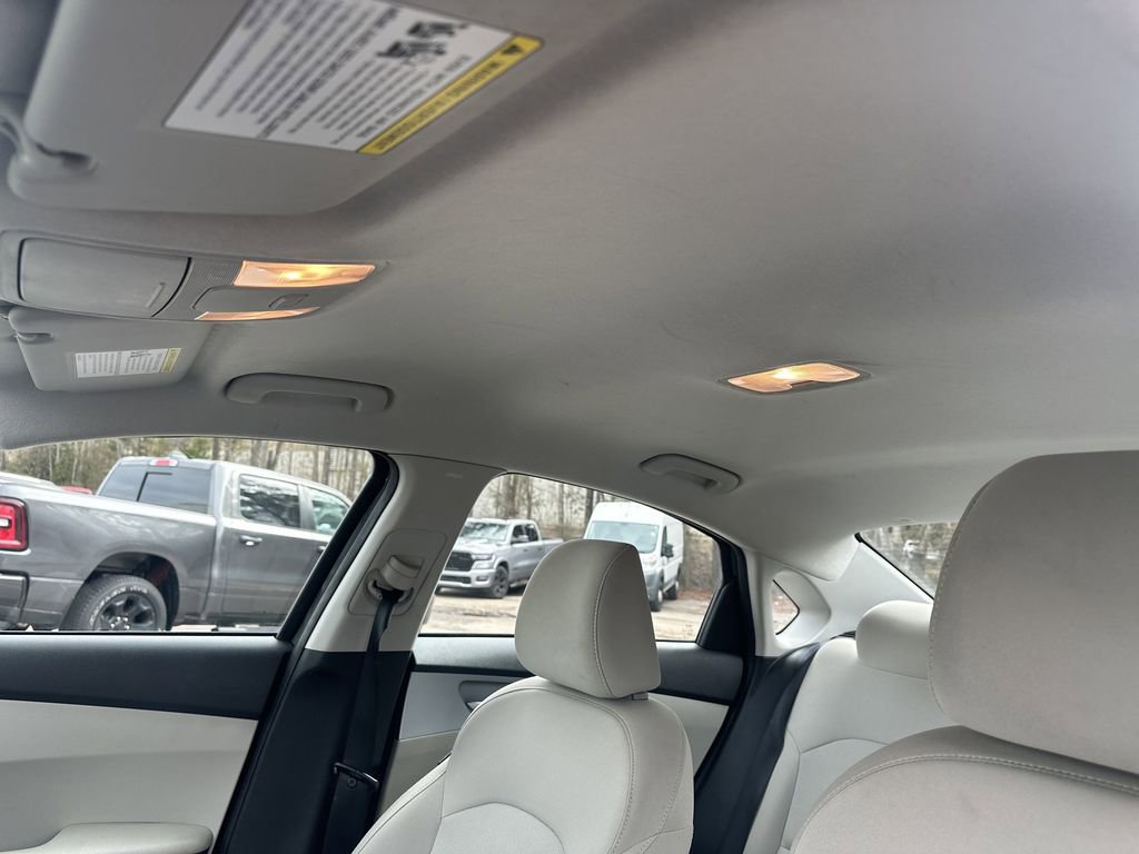 Used 2023 Kia Forte LXS w/ LXS Technology Package image 32