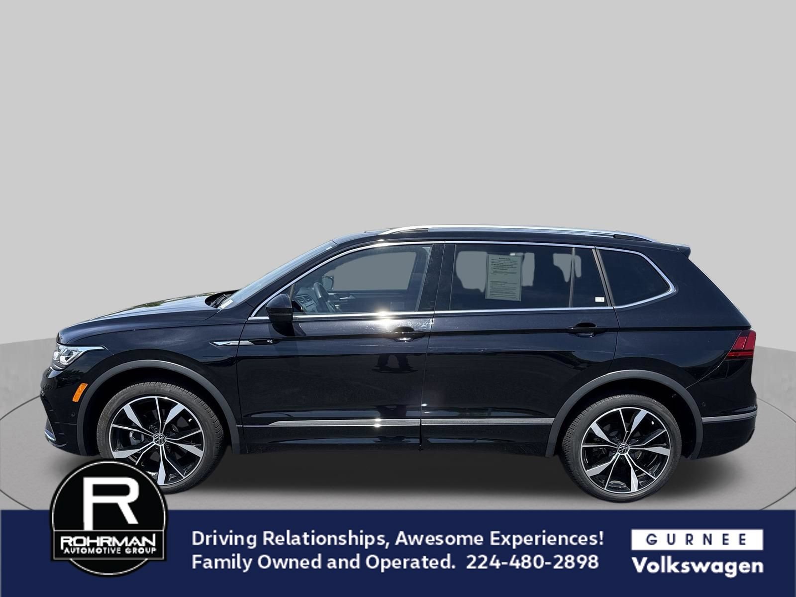 Used 2024 Volkswagen Tiguan SEL R-Line AWD/4WD image 6