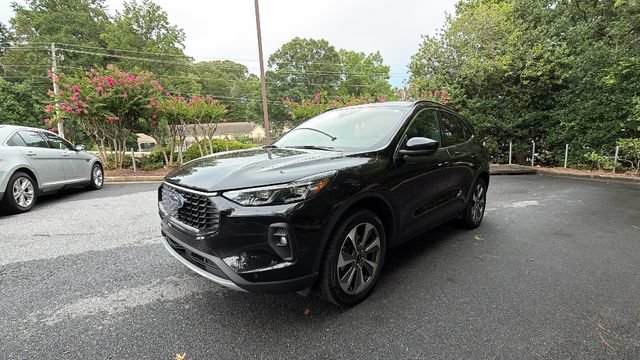 Certified 2024 Ford Escape Platinum AWD/4WD image 3