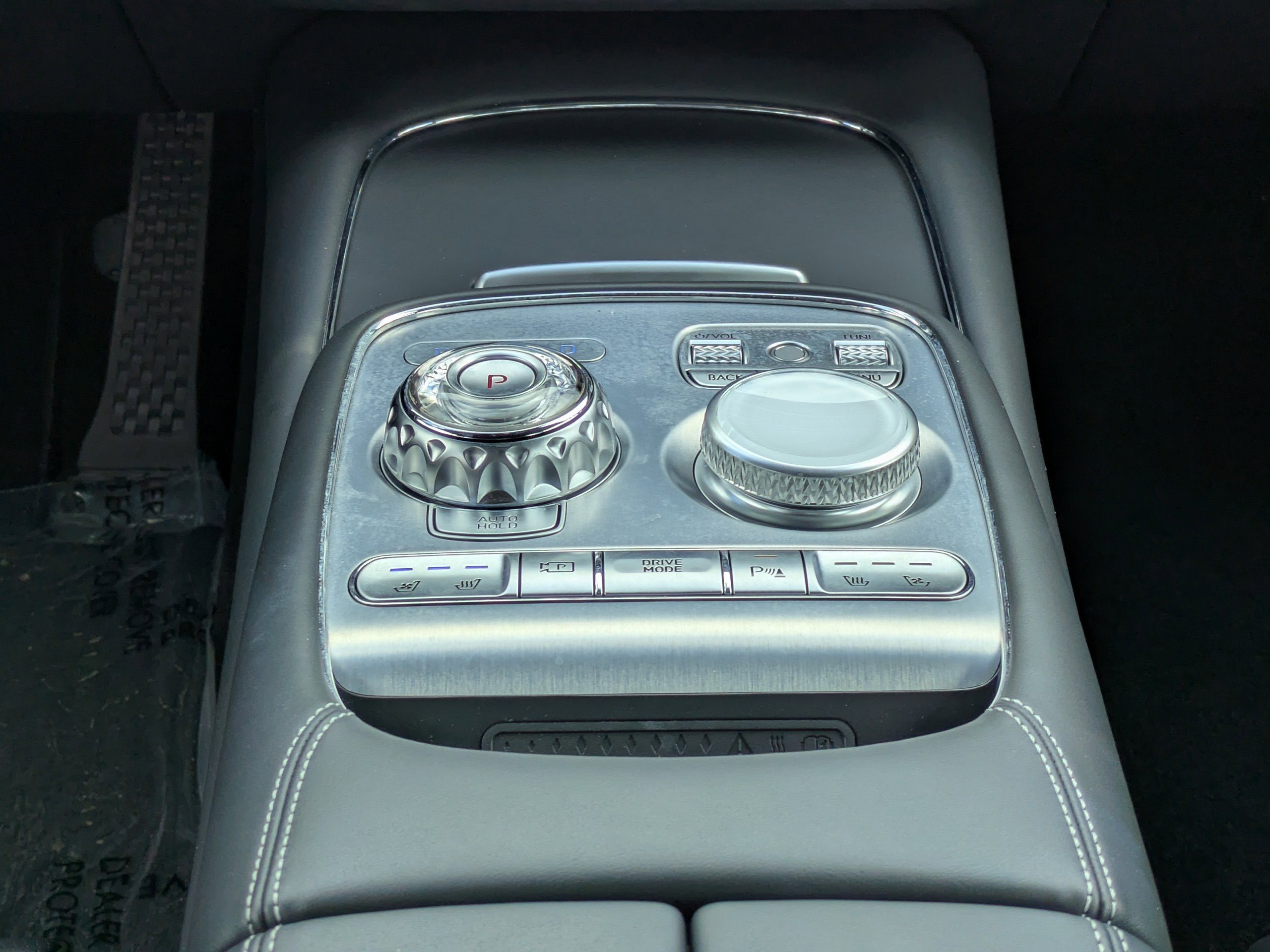 Certified 2023 Genesis G90 3.5T image 18