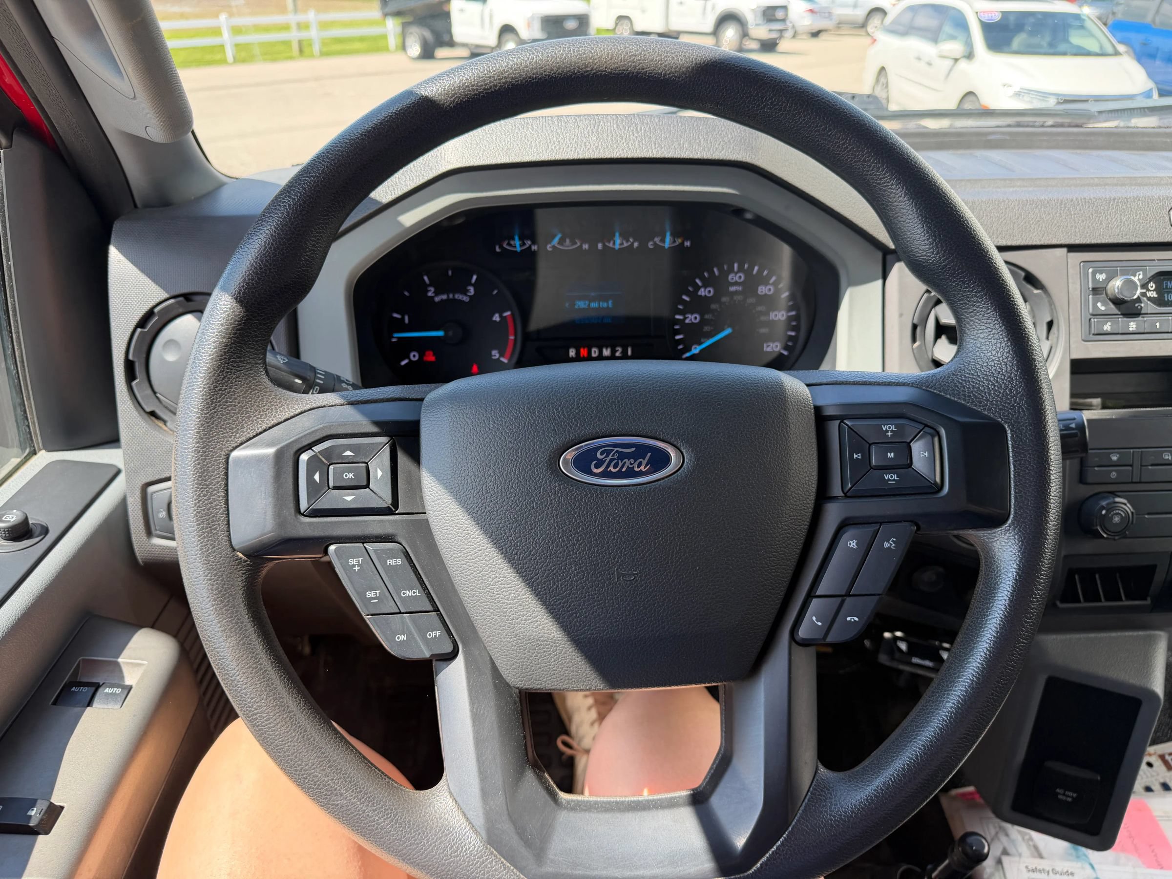 Used 2023 Ford F750 2WD Regular Cab Super Duty image 18