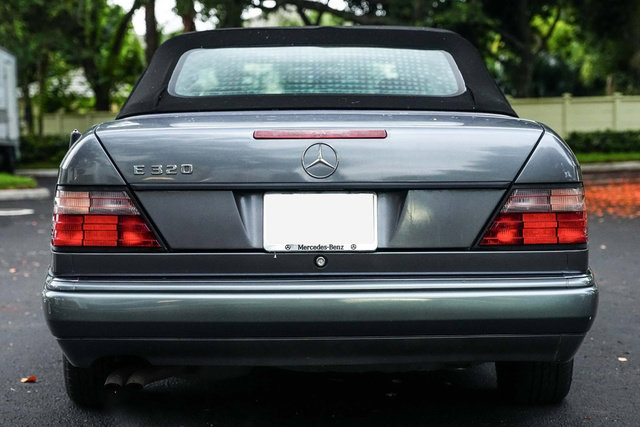 Used 1995 Mercedes-Benz E 320 Convertible image 19