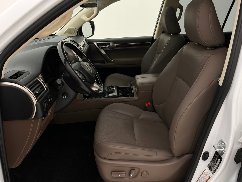 Used 2020 Lexus GX 460 Premium w/ Premium Package image 11