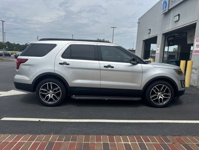 Used 2017 Ford Explorer Sport w/ Equipment Group 401A AWD/4WD image 21