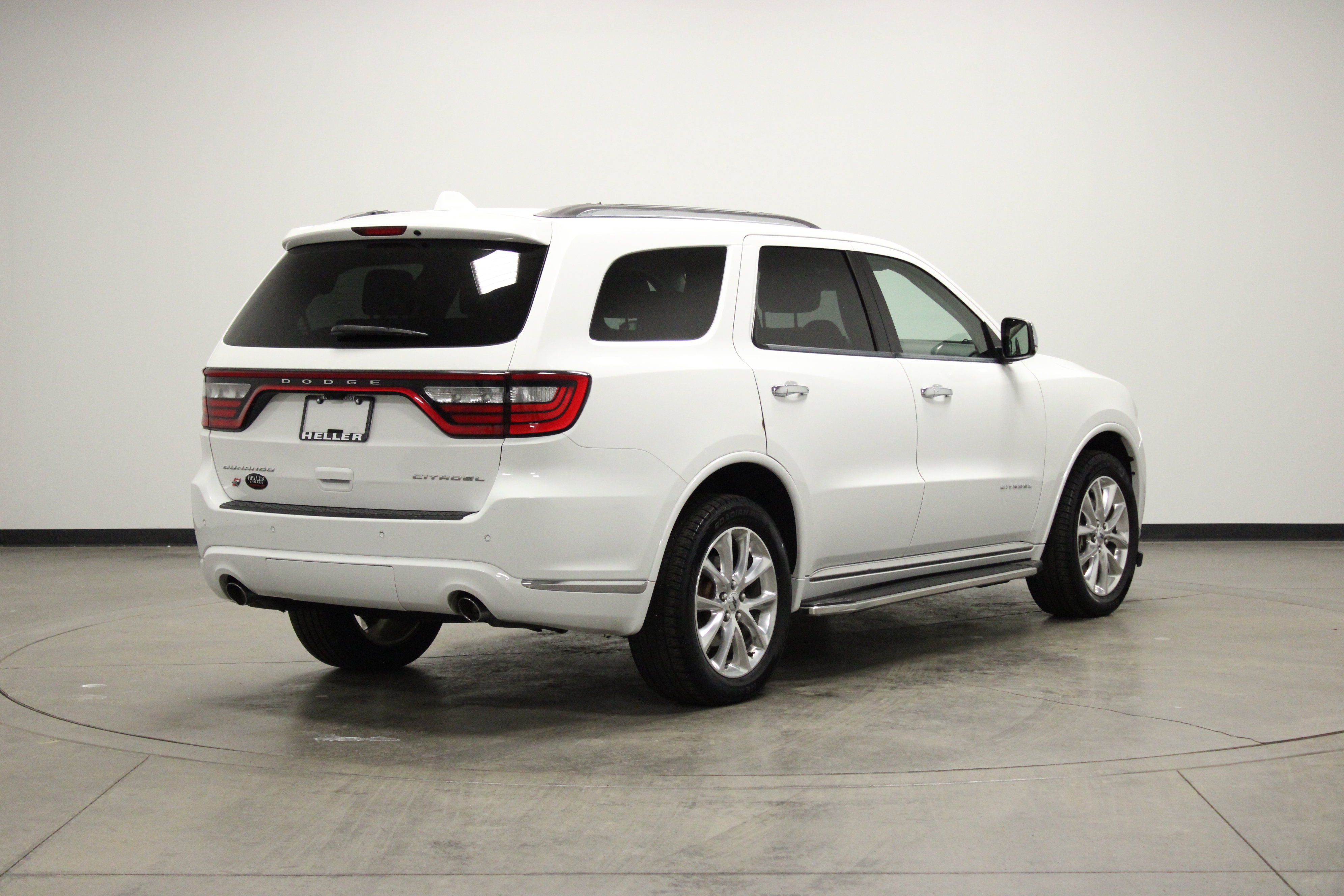 Used 2019 Dodge Durango Citadel w/ Technology Group AWD/4WD image 8