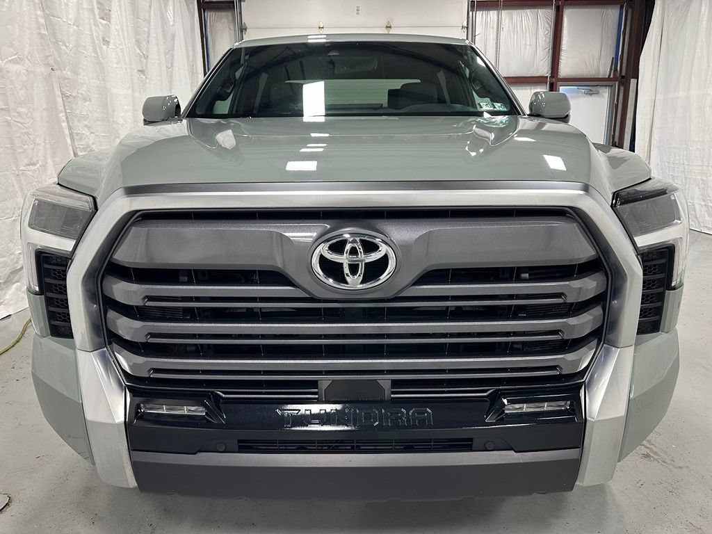 Used 2025 Toyota Tundra Limited AWD/4WD image 2