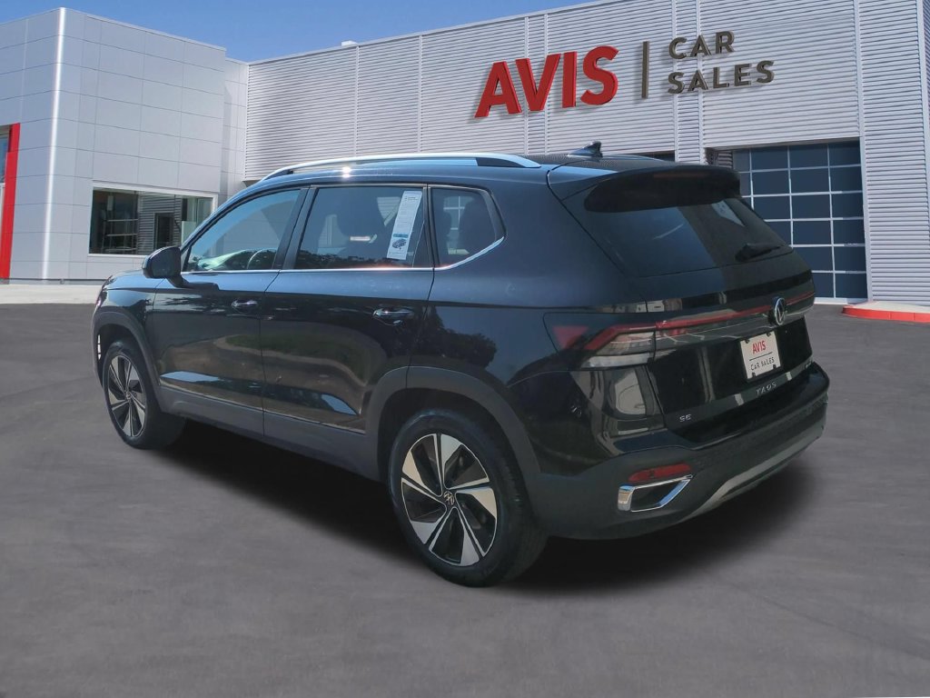 Used 2025 Volkswagen Taos SE AWD/4WD image 9