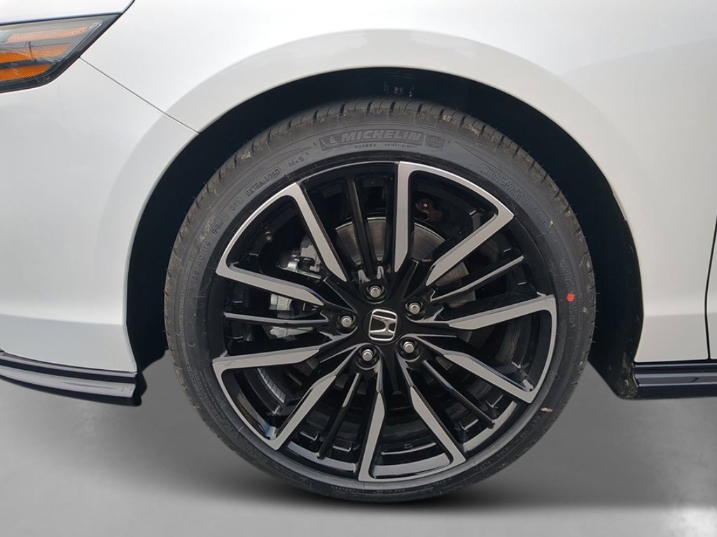 New 2026 Honda Accord Touring image 9