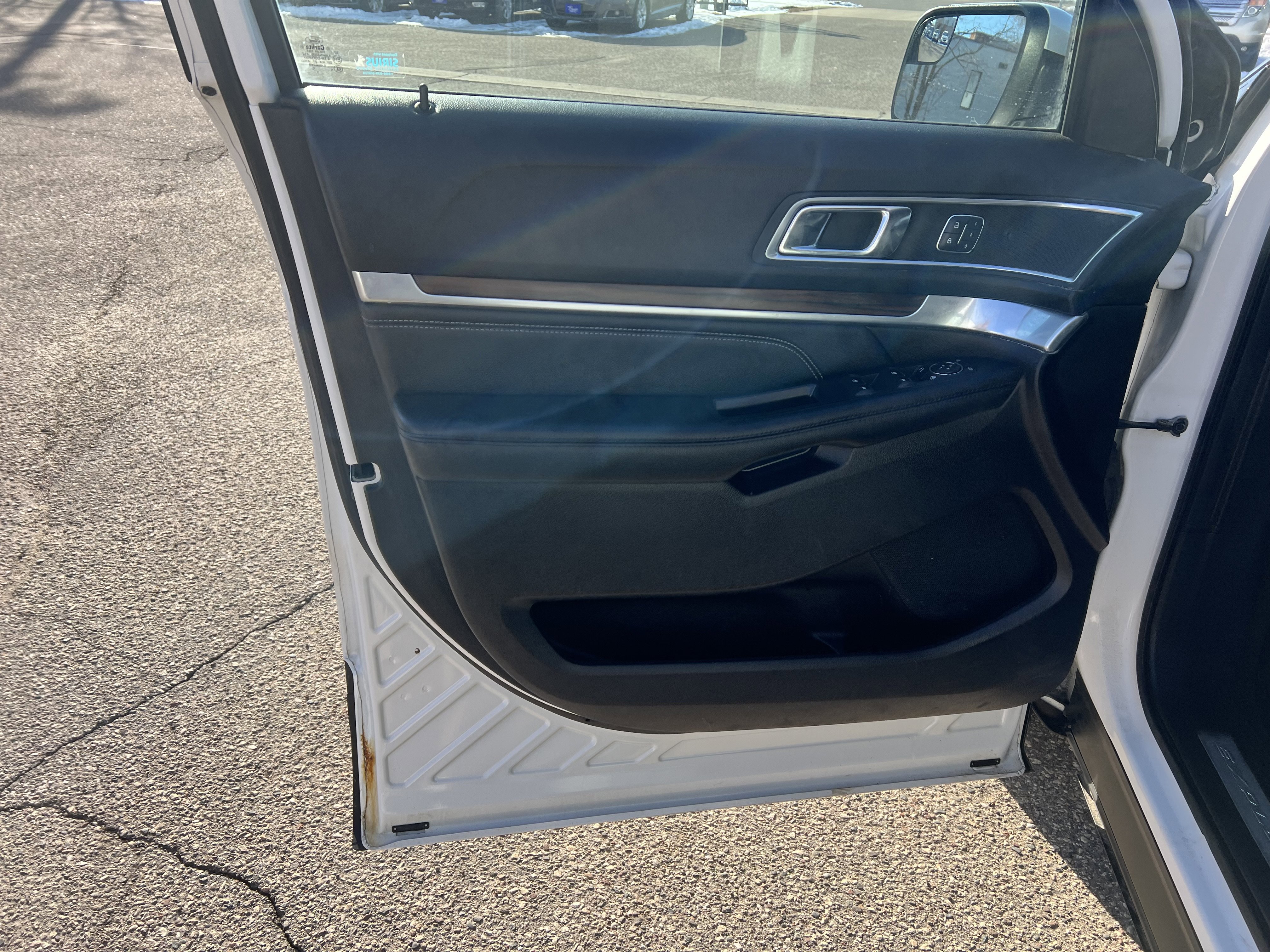 Used 2016 Ford Explorer Limited image 17