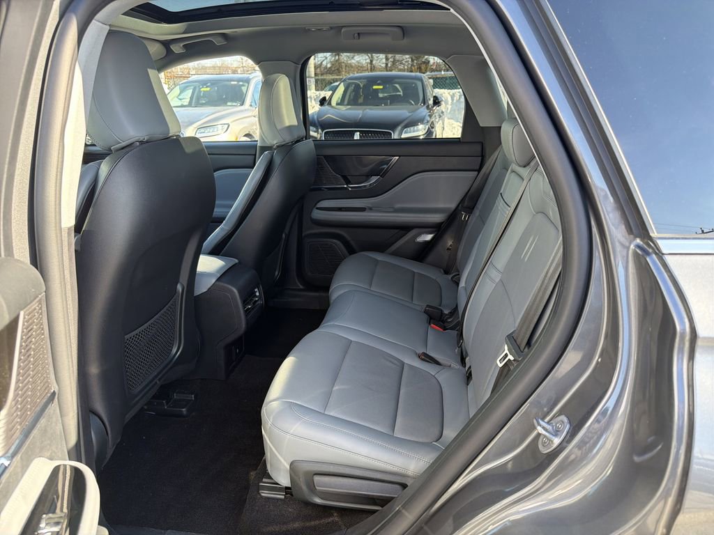 Used 2022 Lincoln Corsair Grand Touring image 13