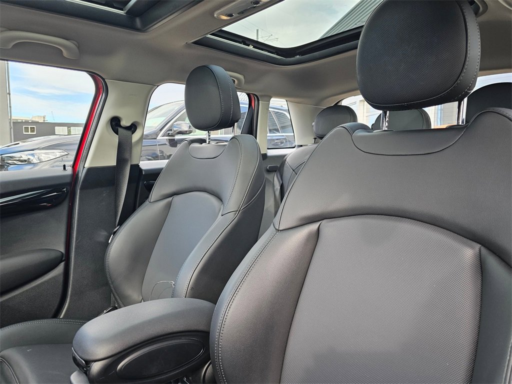 Used 2019 MINI Cooper S w/ Signature Upholstery Package image 23