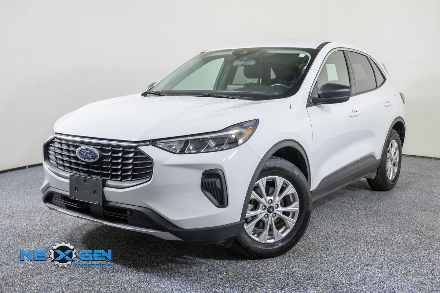 Used 2023 Ford Escape Active AWD/4WD image 3