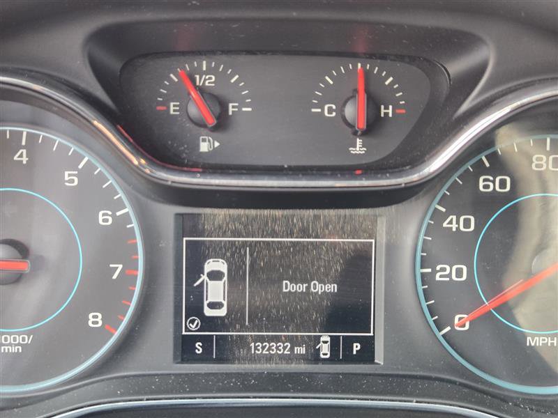 Used 2018 Chevrolet Cruze LT w/ Convenience Package image 16