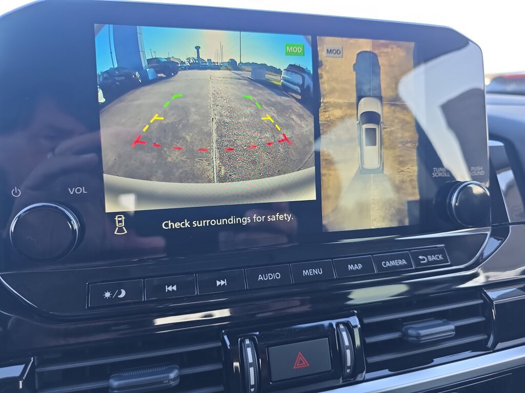 New 2025 Nissan Pathfinder SL image 15