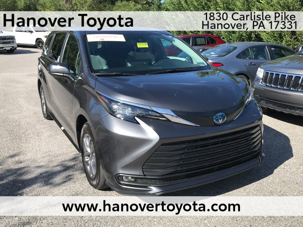 Certified 2025 Toyota Sienna XLE