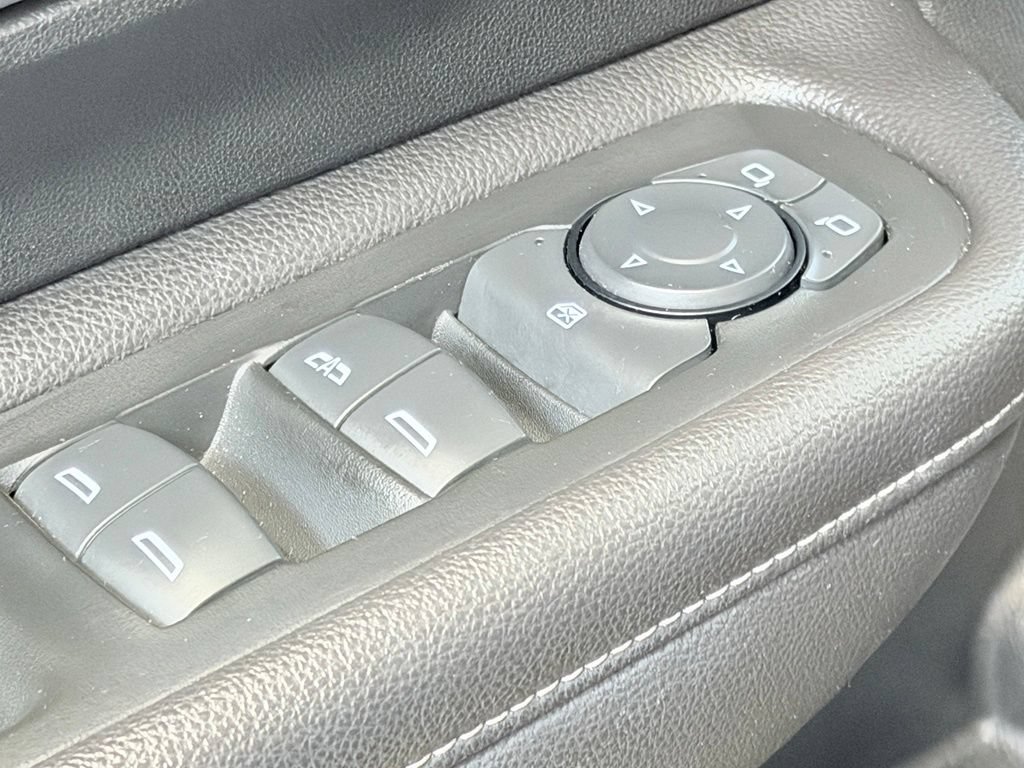 Used 2022 GMC Terrain SLE w/ Driver Convenience Package AWD/4WD image 11