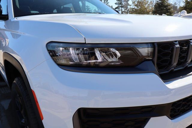 New 2026 Jeep Grand Cherokee Laredo image 4