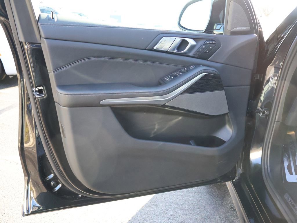 New 2026 BMW X7 M60i image 27