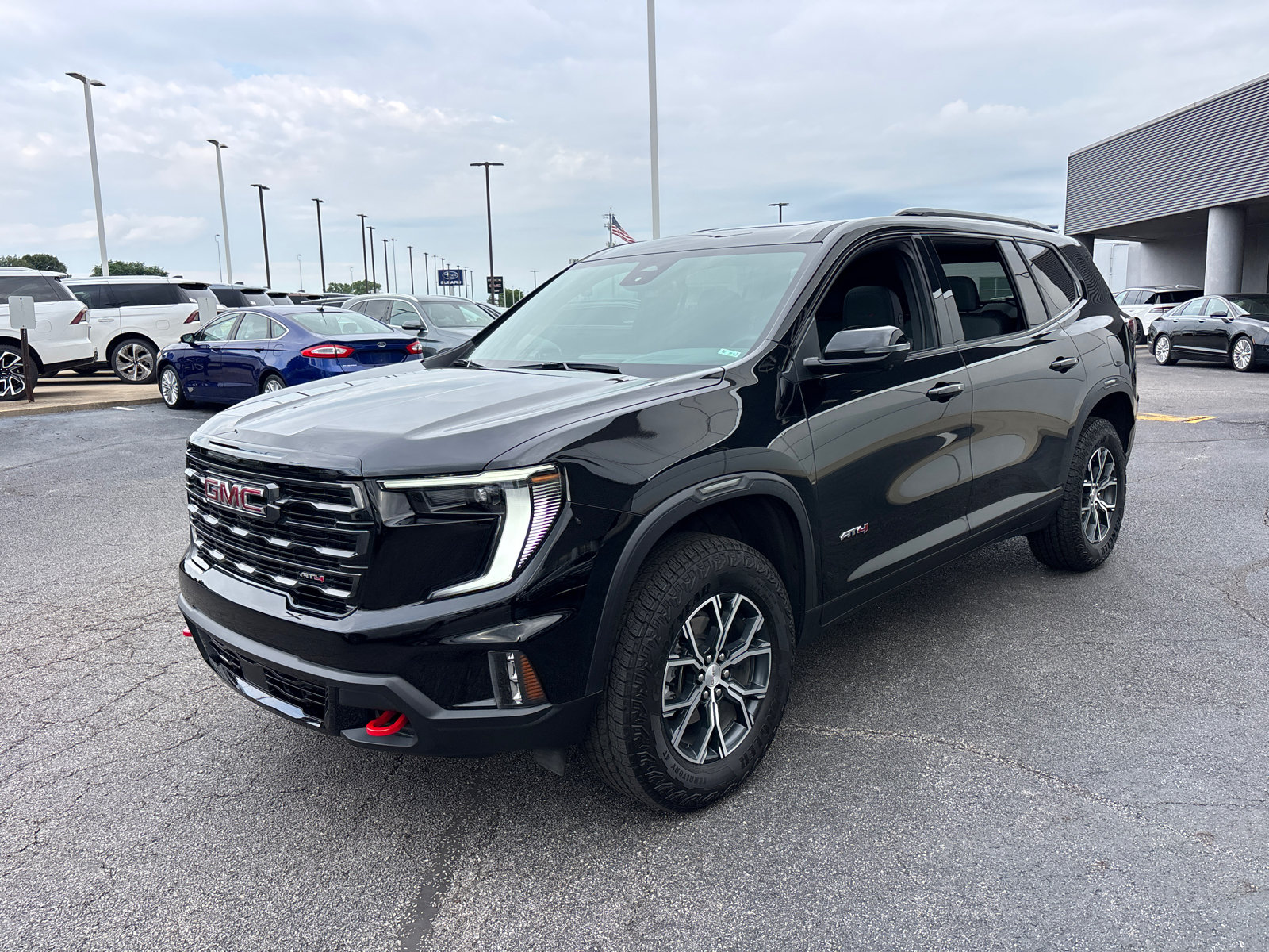 Used 2024 GMC Acadia AT4 AWD/4WD image 3