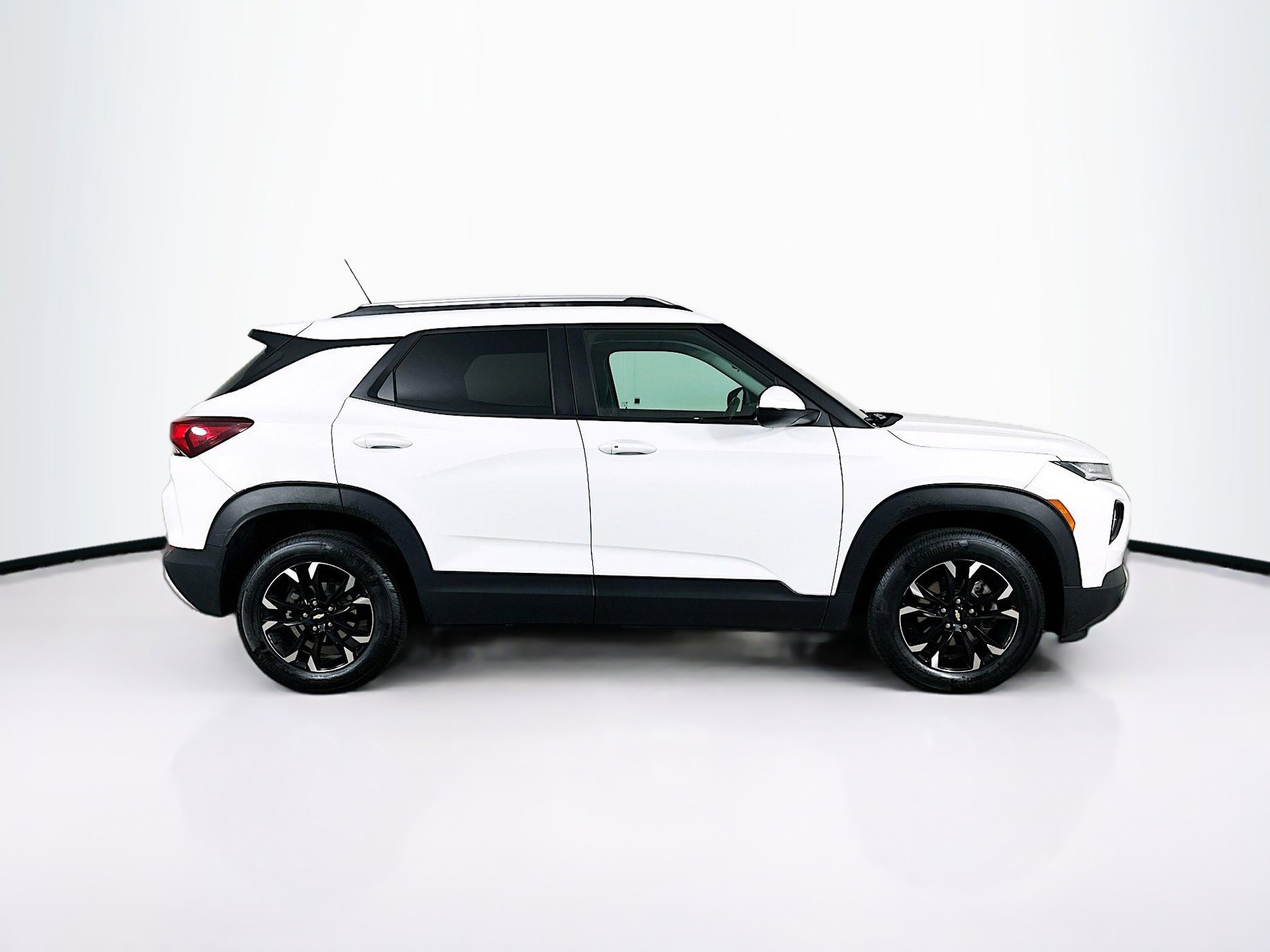 Used 2022 Chevrolet TrailBlazer LT w/ Driver Confidence Package image 10