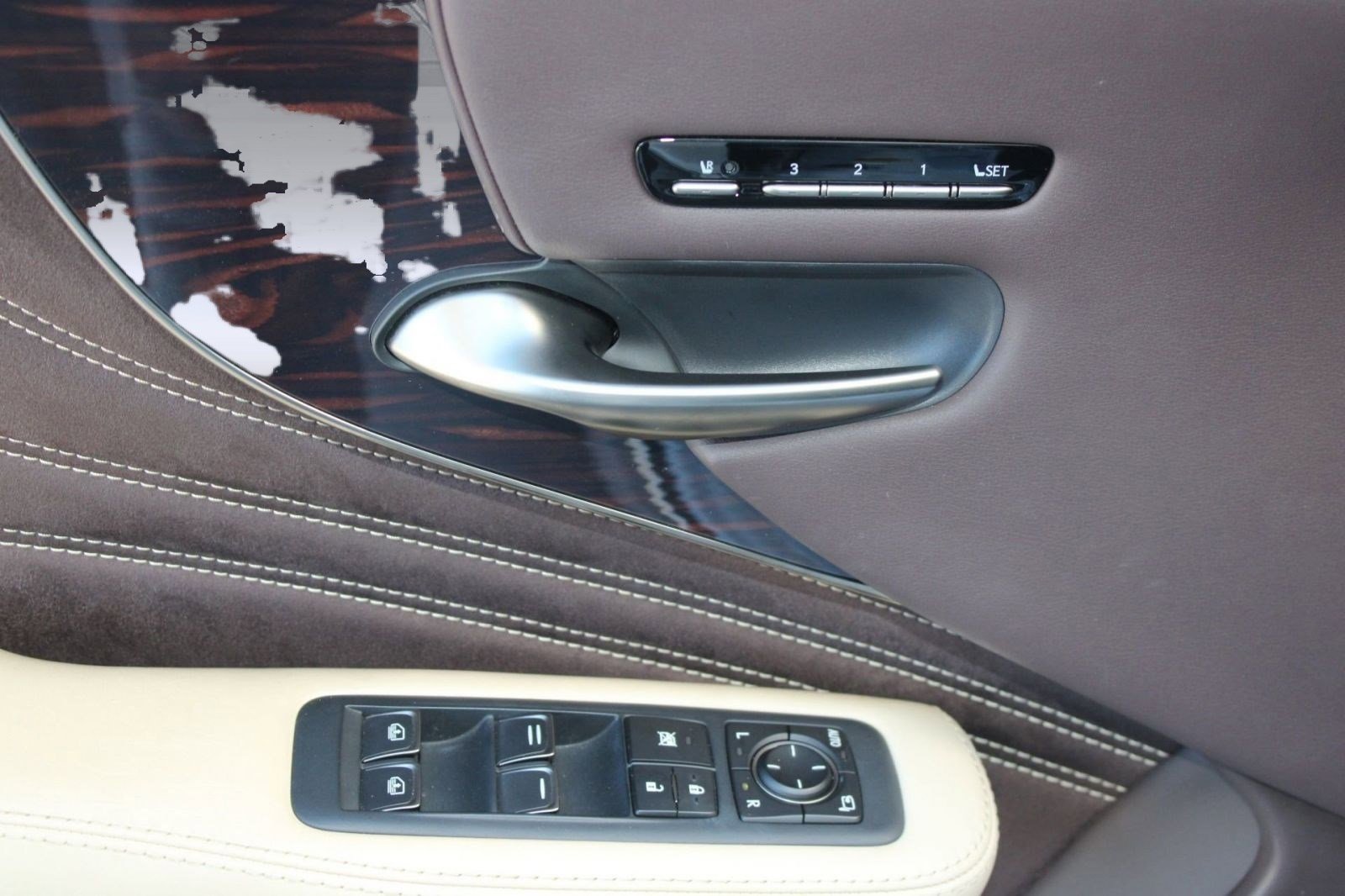 Used 2018 Lexus LS 500 AWD w/ Luxury Package image 13