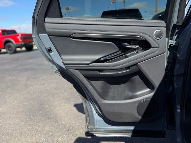 Used 2023 Land Rover Range Rover Evoque R-Dynamic SE image 19