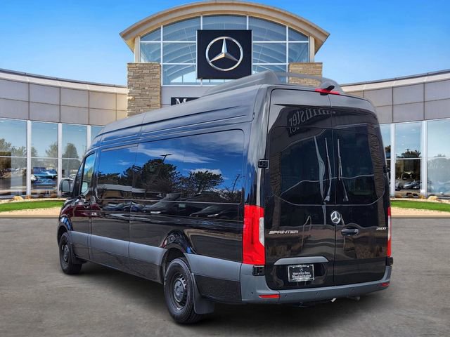 Used 2024 Mercedes-Benz Sprinter 2500 image 3