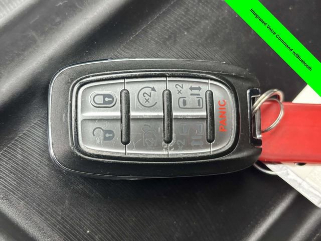 Used 2020 Chrysler Pacifica Touring image 23