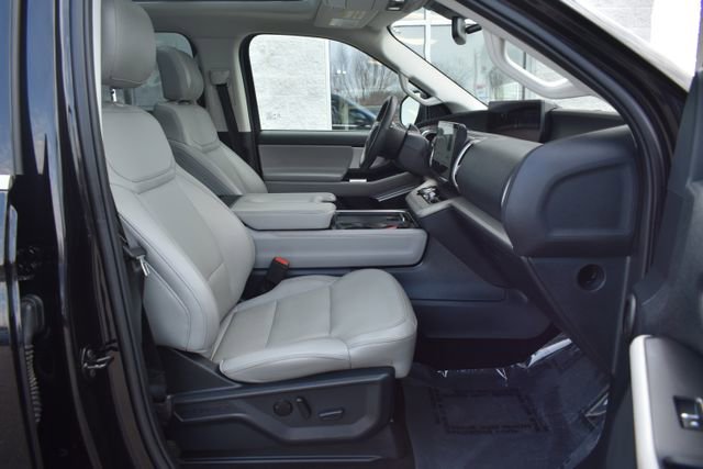 Used 2025 Ford Expedition Max Active AWD/4WD image 55