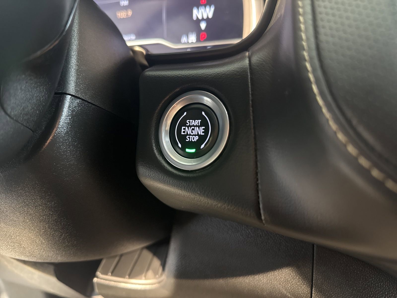 Used 2023 GMC Yukon SLT image 33