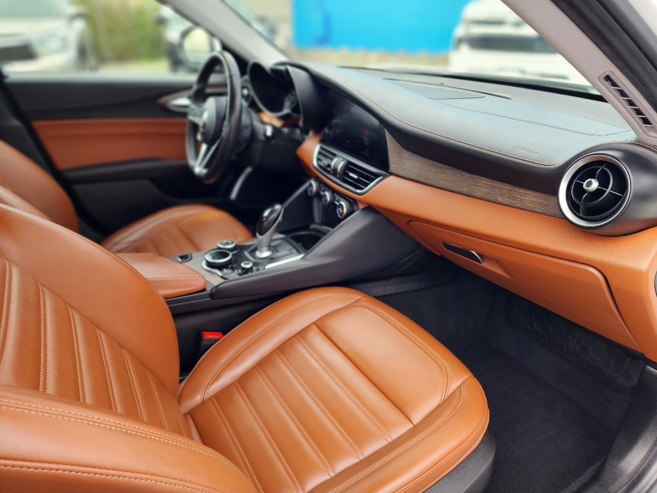 Used 2017 Alfa Romeo Giulia Ti w/ TI Lusso Package AWD/4WD image 29