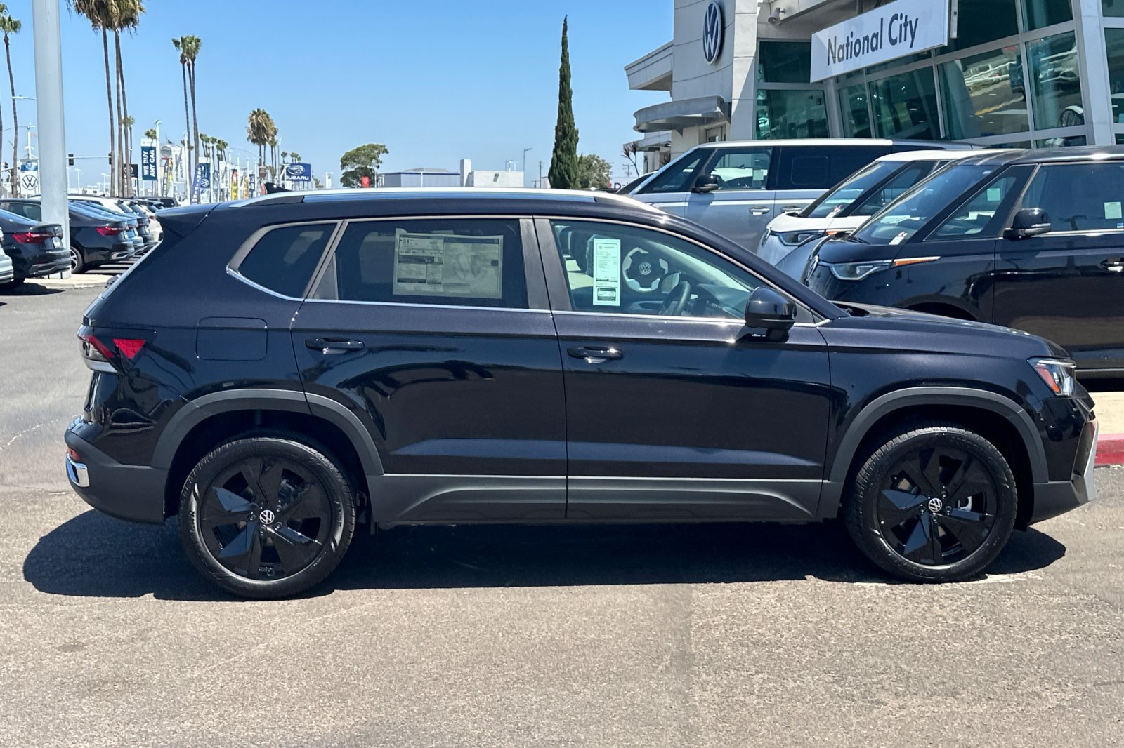New 2026 Volkswagen Taos SE FWD image 4