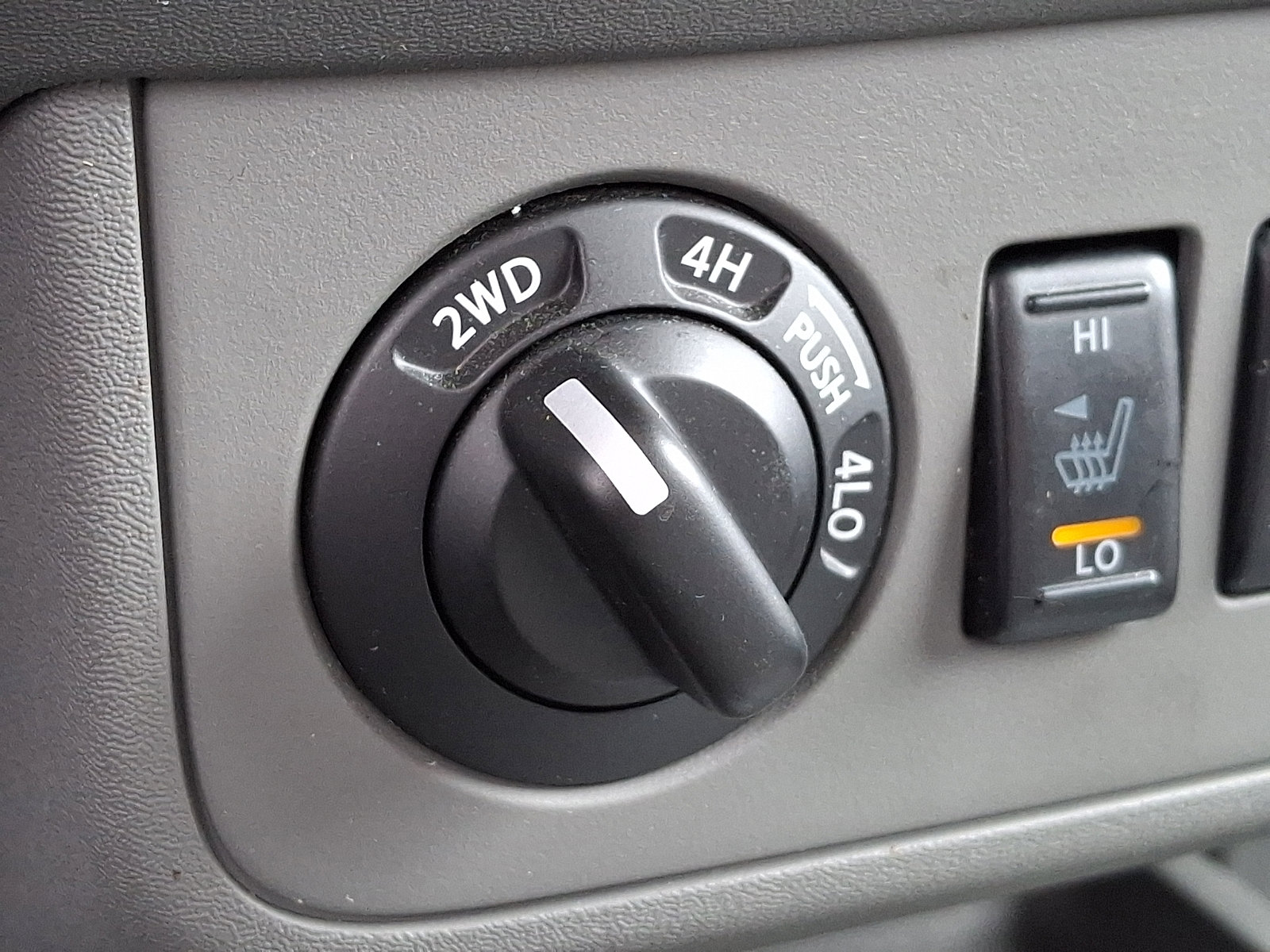 Used 2020 Nissan Frontier SV image 29