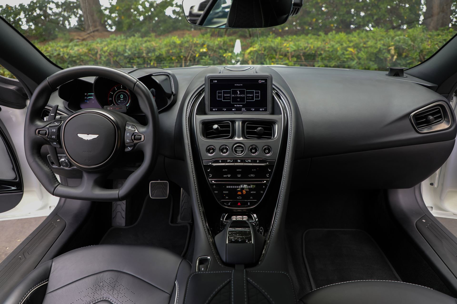 Used 2023 Aston Martin DBS Coupe RWD image 20