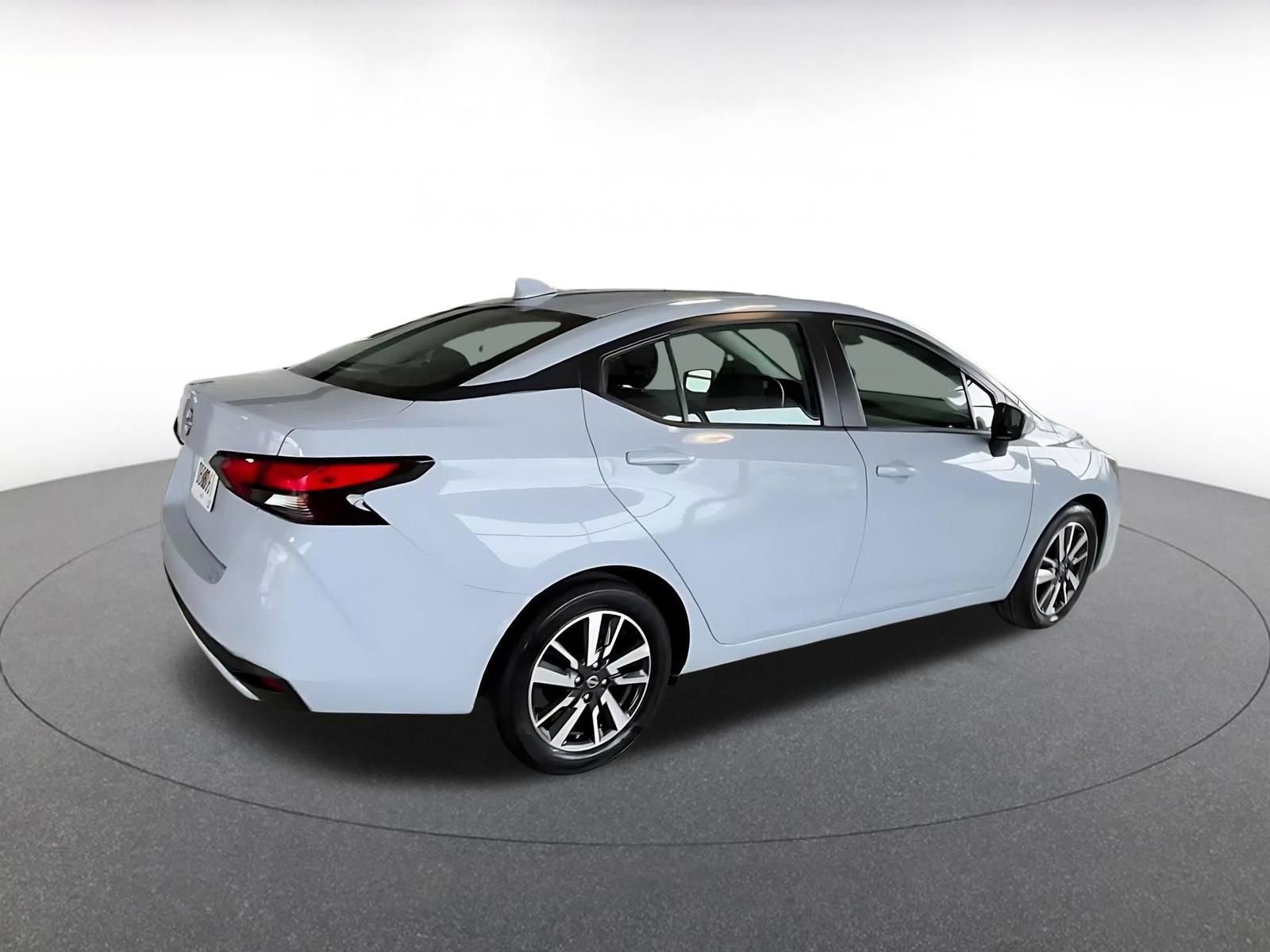 Used 2025 Nissan Versa SV image 15