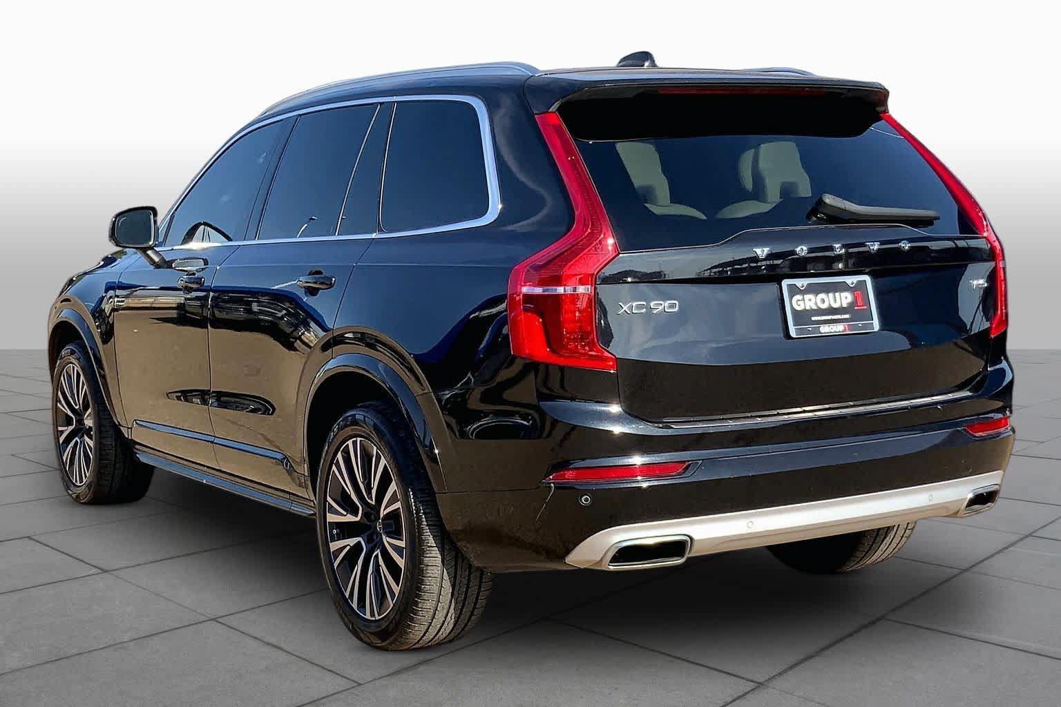 Used 2020 Volvo XC90 T5 Momentum w/ Protection Package Premier FWD image 12