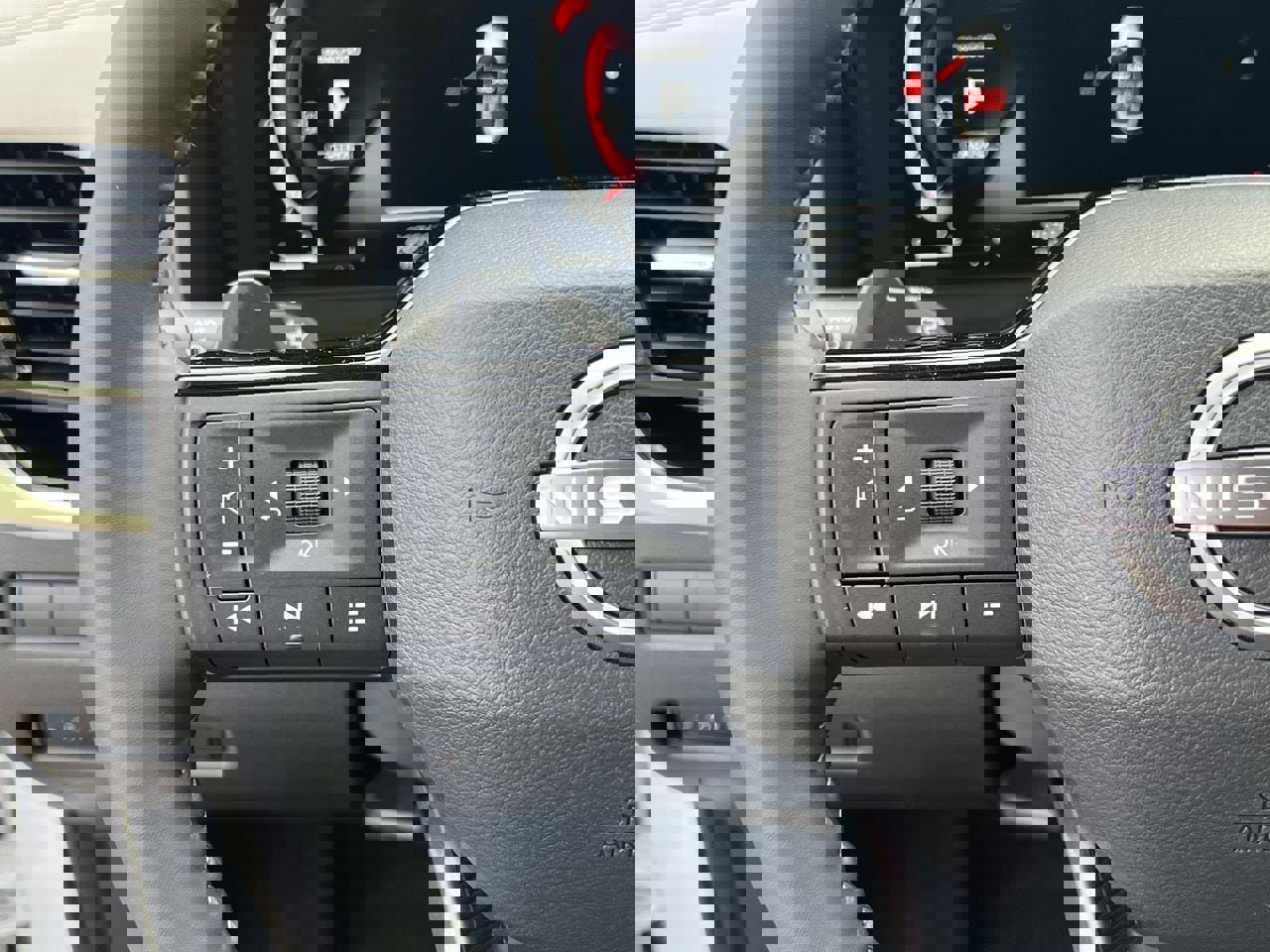 Certified 2025 Nissan Rogue SL image 9