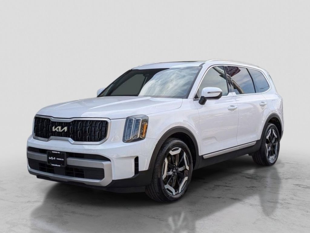 Certified 2023 Kia Telluride EX w/ EX Captain's Chair Package image 2