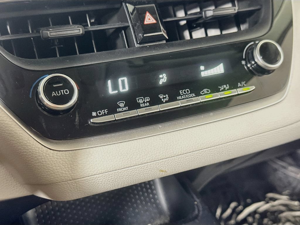 Used 2021 Toyota Corolla LE FWD image 26