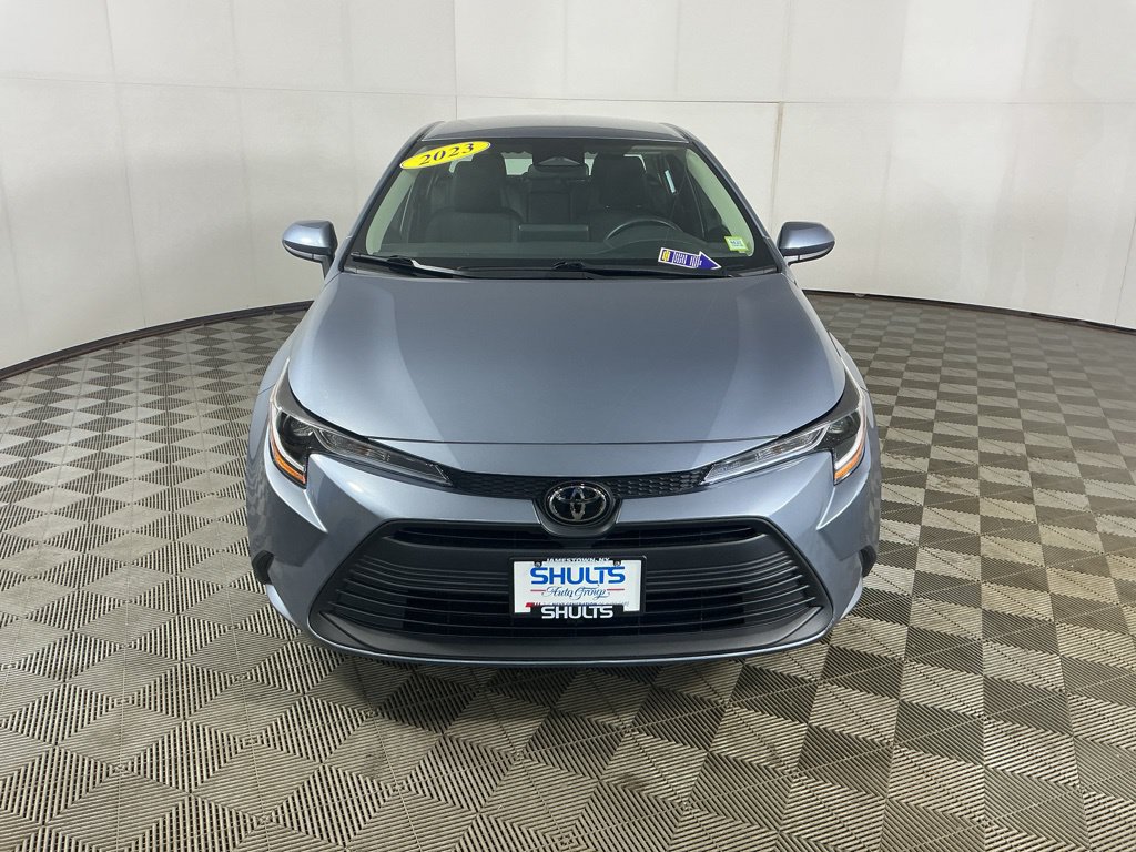Used 2023 Toyota Corolla LE FWD image 3