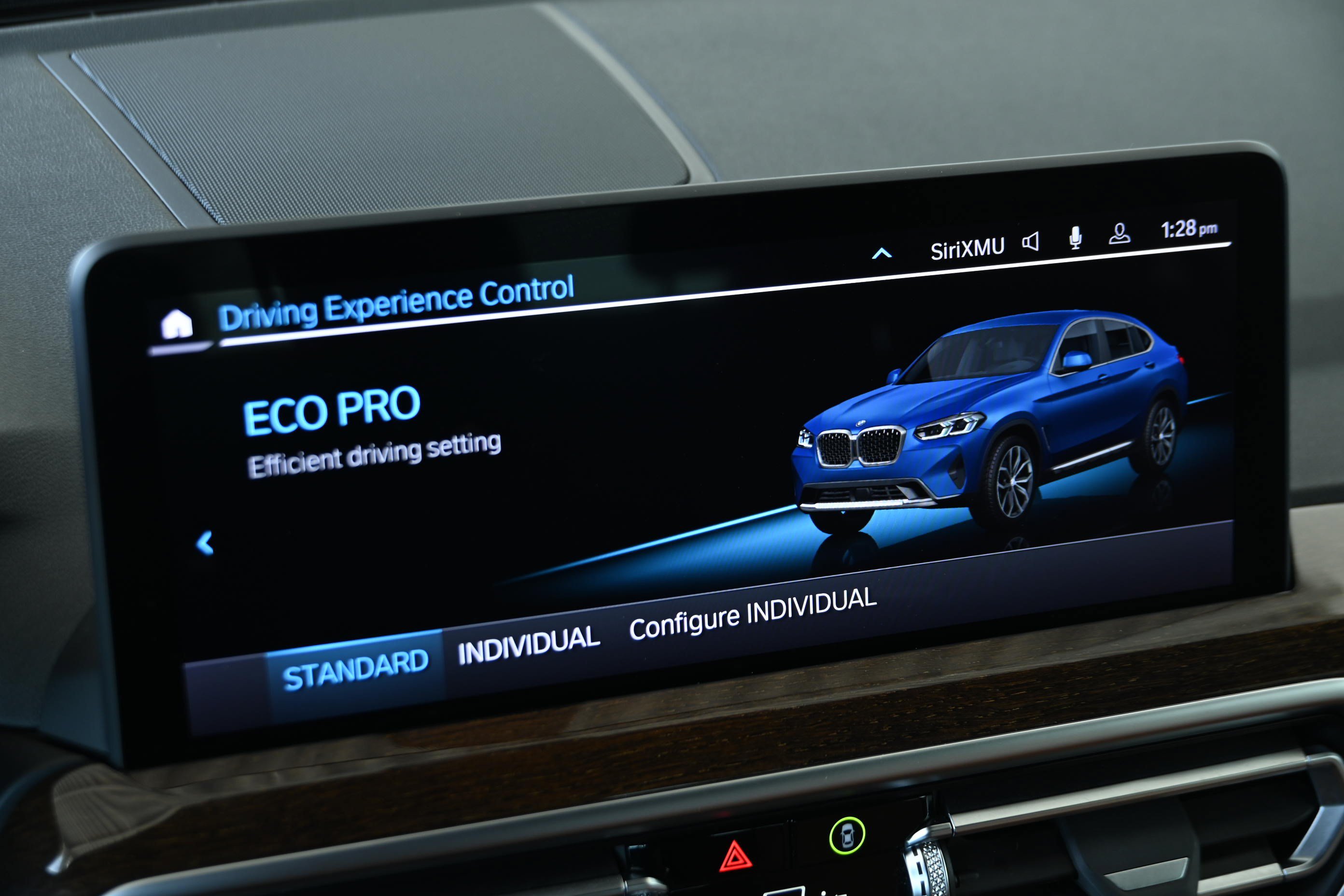 Certified 2025 BMW X4 xDrive30i AWD/4WD image 32