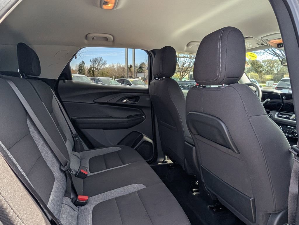 Used 2025 Chevrolet TrailBlazer LT FWD image 20