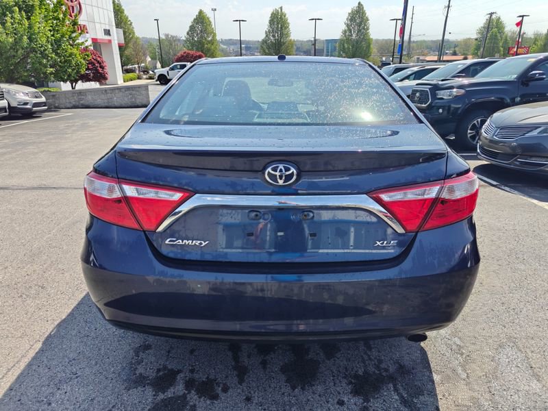 Used 2015 Toyota Camry XLE w/ Moonroof Package FWD image 5