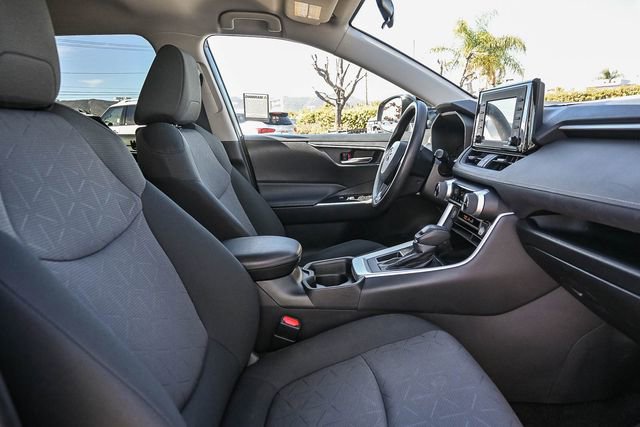 Used 2021 Toyota RAV4 XLE image 21