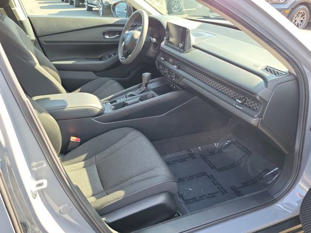 Used 2025 Honda Accord SE image 17